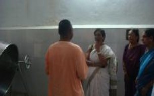 Commissioner for Women and Child Welfare visits Akshaya Patra facility